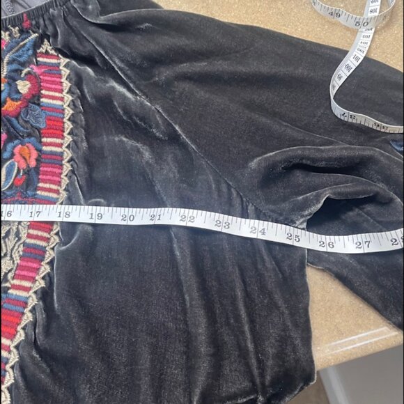 Johnny Was - Claude Embroidered Velvet Blouse In Gray Silk Blend Size 2XL - Picture 5 of 7